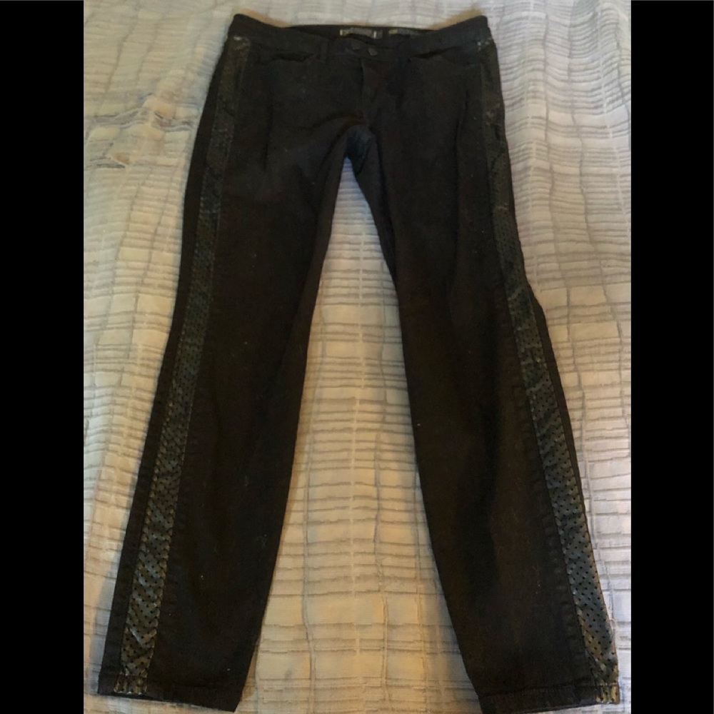 Kim Kardashian Black Jeans women’s sz 14 curvy skinny w/Faux-Leather strip Pants